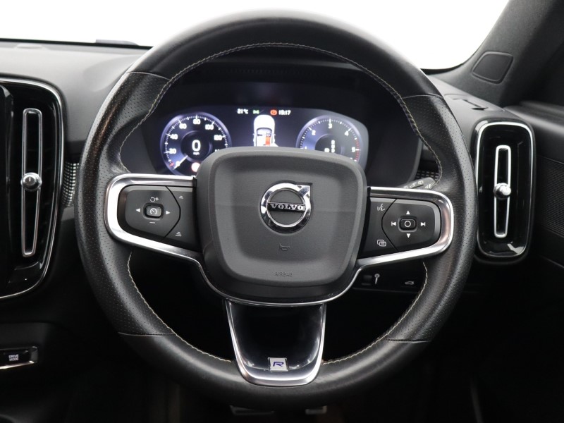 2018 (68) VOLVO XC40 2.0 D3 R DESIGN 5dr AWD Geartronic 5436973
