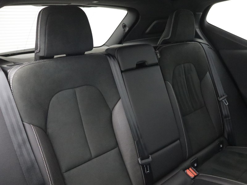 2018 (68) VOLVO XC40 2.0 D3 R DESIGN 5dr AWD Geartronic 5436971