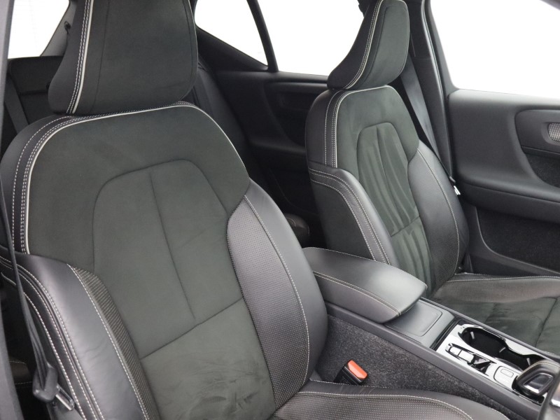 2018 (68) VOLVO XC40 2.0 D3 R DESIGN 5dr AWD Geartronic 5436963