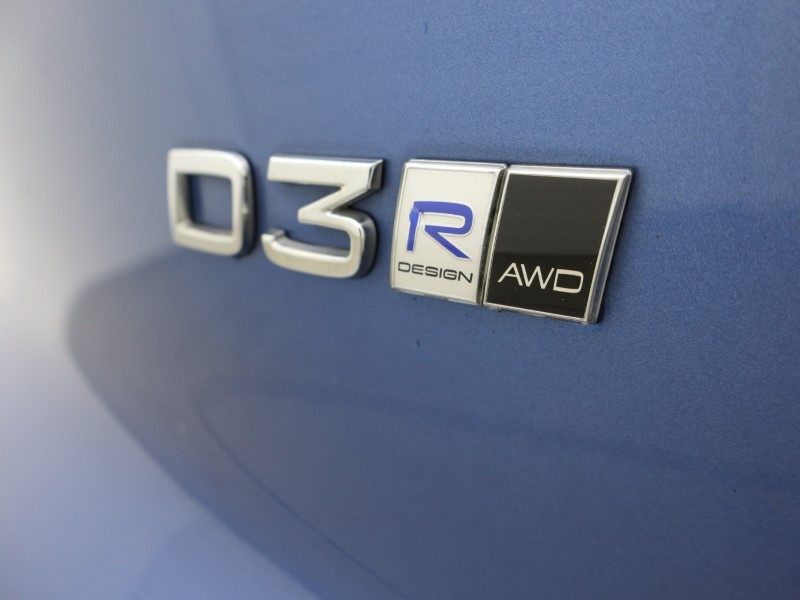 2018 (68) VOLVO XC40 2.0 D3 R DESIGN 5dr AWD Geartronic 5436948