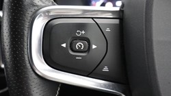 2018 (68) VOLVO XC40 2.0 D3 R DESIGN 5dr AWD Geartronic 5436975