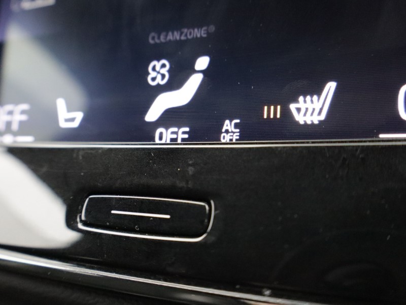 2018 (68) VOLVO XC40 2.0 D3 R DESIGN 5dr AWD Geartronic 5436980