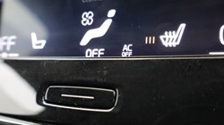 2018 (68) VOLVO XC40 2.0 D3 R DESIGN 5dr AWD Geartronic 5436980
