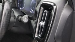 2018 (68) VOLVO XC40 2.0 D3 R DESIGN 5dr AWD Geartronic 5436960