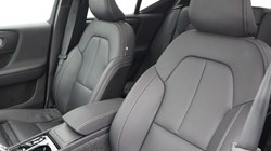 2025 (75) VOLVO XC40 2.0 B4P Ultra Dark 5dr Auto 5462324
