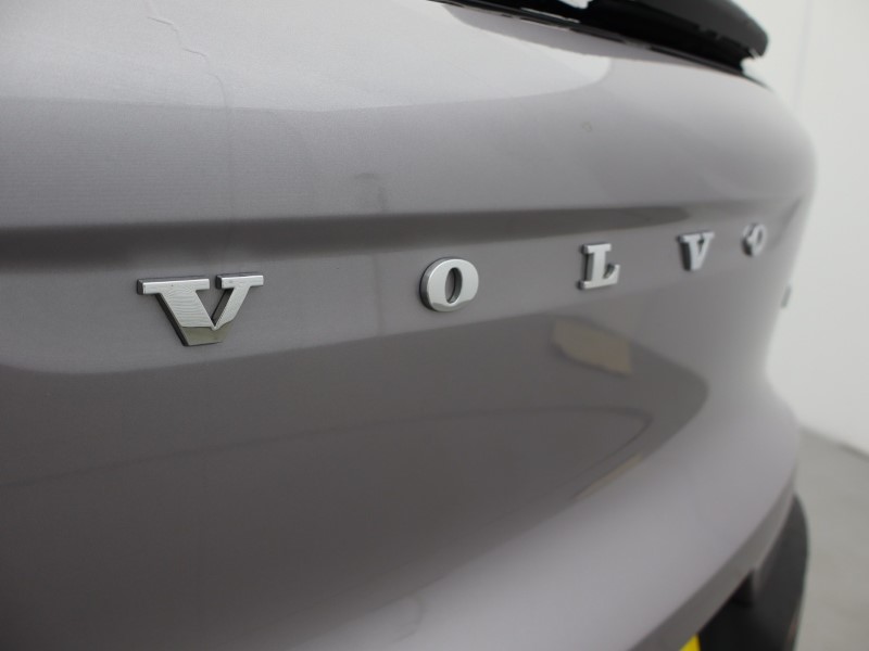 2025 (75) VOLVO XC40 2.0 B4P Ultra Dark 5dr Auto 5462301
