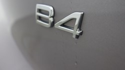 2025 (75) VOLVO XC40 2.0 B4P Ultra Dark 5dr Auto 5462302