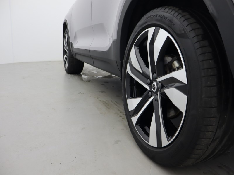 2025 (75) VOLVO XC40 2.0 B4P Ultra Dark 5dr Auto 5462308