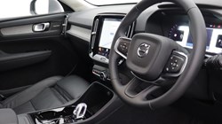 2025 (75) VOLVO XC40 2.0 B4P Ultra Dark 5dr Auto 5462322
