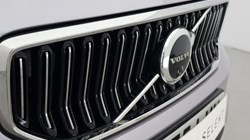 2025 (75) VOLVO XC40 2.0 B4P Ultra Dark 5dr Auto 5462294