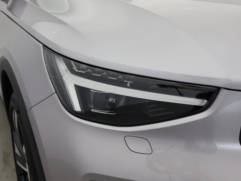 2025 (75) VOLVO XC40 2.0 B4P Ultra Dark 5dr Auto 5462293