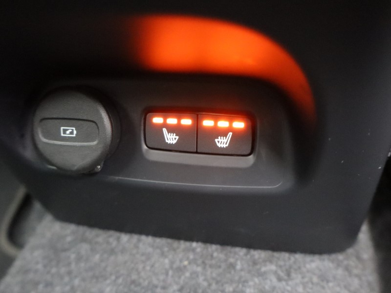 2025 (75) VOLVO XC40 2.0 B4P Ultra Dark 5dr Auto 5462331