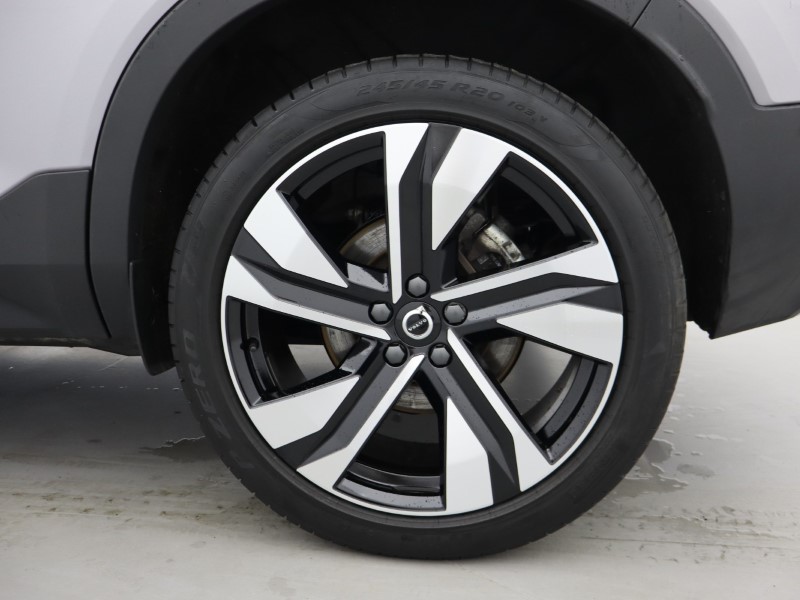 2025 (75) VOLVO XC40 2.0 B4P Ultra Dark 5dr Auto 5462307