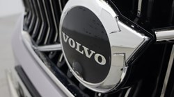 2025 (75) VOLVO XC40 2.0 B4P Ultra Dark 5dr Auto 5462296