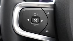 2025 (75) VOLVO XC40 2.0 B4P Ultra Dark 5dr Auto 5462334