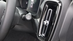 2025 (75) VOLVO XC40 2.0 B4P Ultra Dark 5dr Auto 5446822