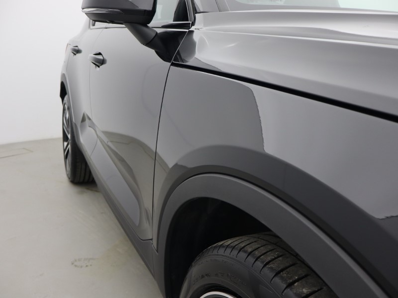 2025 (75) VOLVO XC40 2.0 B4P Ultra Dark 5dr Auto 5446805