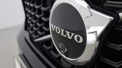 2025 (75) VOLVO XC40 2.0 B4P Ultra Dark 5dr Auto 5446804