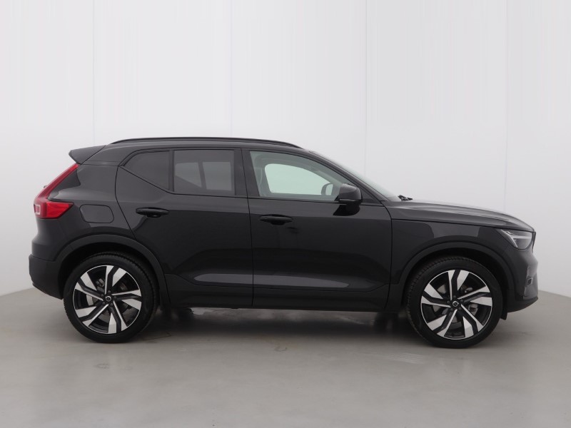 2025 (75) VOLVO XC40 2.0 B4P Ultra Dark 5dr Auto 5446798