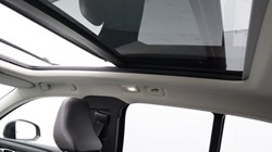 2025 (75) VOLVO XC40 2.0 B4P Ultra Dark 5dr Auto 5446853