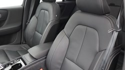 2025 (75) VOLVO XC40 2.0 B4P Ultra Dark 5dr Auto 5446827