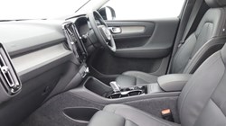 2025 (75) VOLVO XC40 2.0 B4P Ultra Dark 5dr Auto 5446815