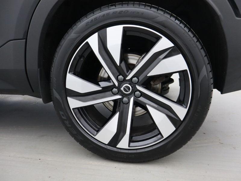 2025 (75) VOLVO XC40 2.0 B4P Ultra Dark 5dr Auto 5446813
