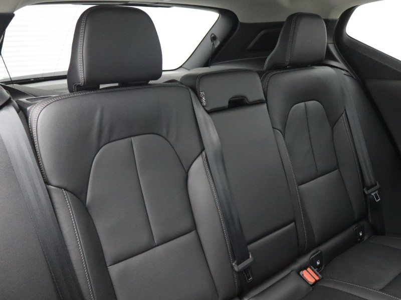 2025 (75) VOLVO XC40 2.0 B4P Ultra Dark 5dr Auto 5446833