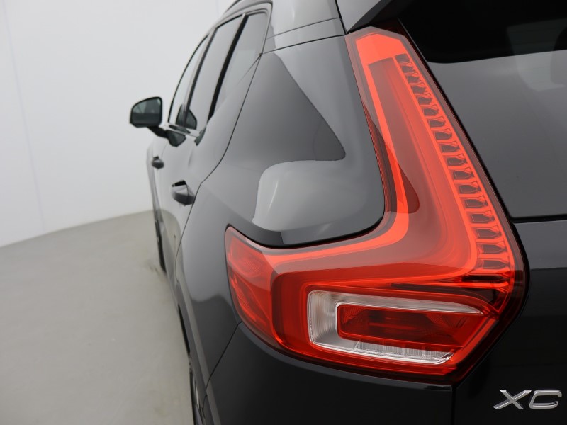 2025 (75) VOLVO XC40 2.0 B4P Ultra Dark 5dr Auto 5446806