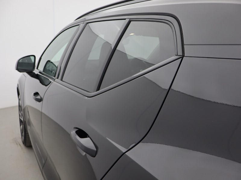 2025 (75) VOLVO XC40 2.0 B4P Ultra Dark 5dr Auto 5446812
