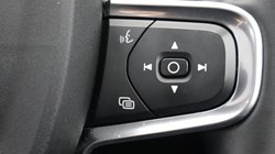 2025 (74) VOLVO XC40 2.0 B4P Ultra Dark 5dr Auto 5479505