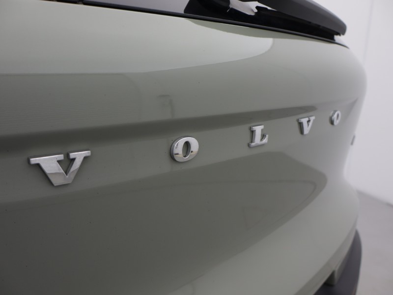 2025 (74) VOLVO XC40 2.0 B4P Ultra Dark 5dr Auto 5479471