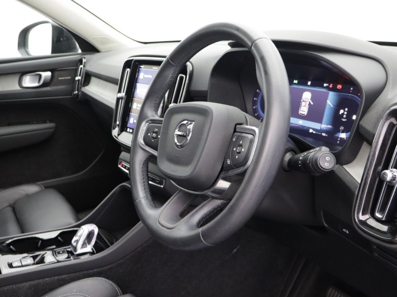 2025 (74) VOLVO XC40 2.0 B4P Ultra Dark 5dr Auto 5479489