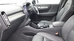 2025 (74) VOLVO XC40 2.0 B4P Ultra Dark 5dr Auto 5479479