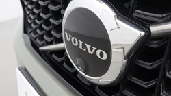 2025 (74) VOLVO XC40 2.0 B4P Ultra Dark 5dr Auto 5479467