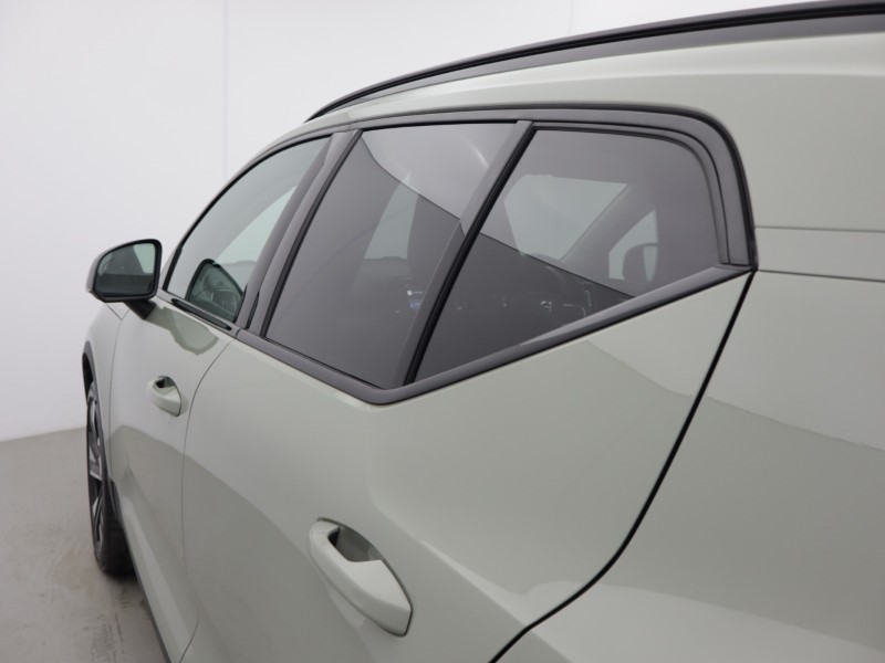 2025 (74) VOLVO XC40 2.0 B4P Ultra Dark 5dr Auto 5479476