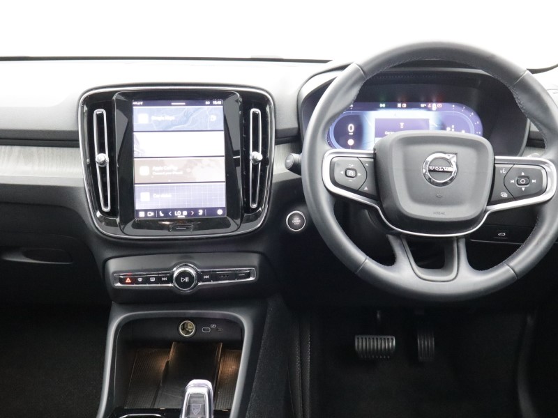 2025 (74) VOLVO XC40 2.0 B4P Ultra Dark 5dr Auto 5479502