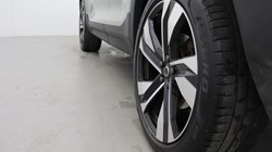 2025 (74) VOLVO XC40 2.0 B4P Ultra Dark 5dr Auto 5479478