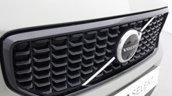 2025 (74) VOLVO XC40 2.0 B4P Ultra Dark 5dr Auto 5479466