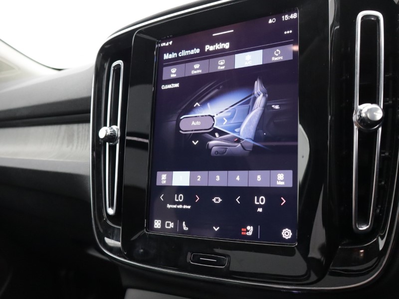 2025 (74) VOLVO XC40 2.0 B4P Ultra Dark 5dr Auto 5479515