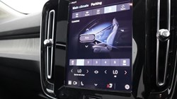 2025 (74) VOLVO XC40 2.0 B4P Ultra Dark 5dr Auto 5479515