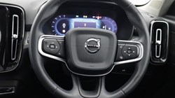 2025 (74) VOLVO XC40 2.0 B4P Ultra Dark 5dr Auto 5479503