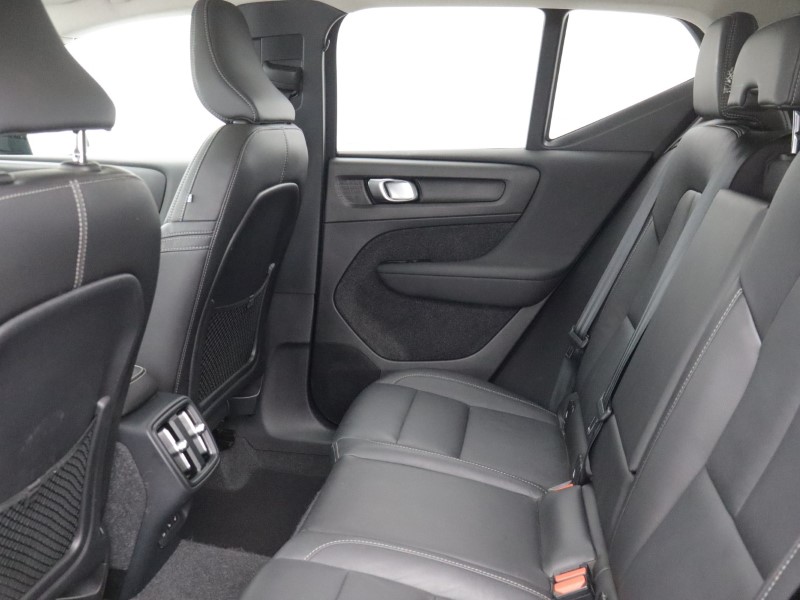 2025 (74) VOLVO XC40 2.0 B4P Ultra Dark 5dr Auto 5479480