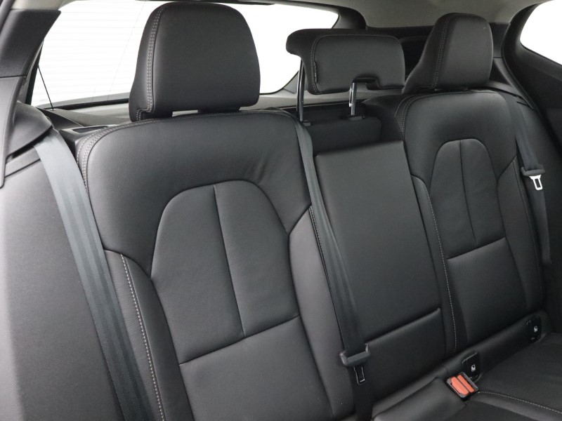 2025 (74) VOLVO XC40 2.0 B4P Ultra Dark 5dr Auto 5479497
