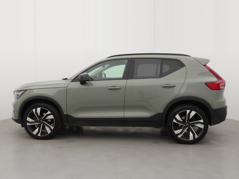 2025 (74) VOLVO XC40 2.0 B4P Ultra Dark 5dr Auto 5479459
