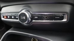 2025 (74) VOLVO XC40 2.0 B4P Ultra Dark 5dr Auto 5479516