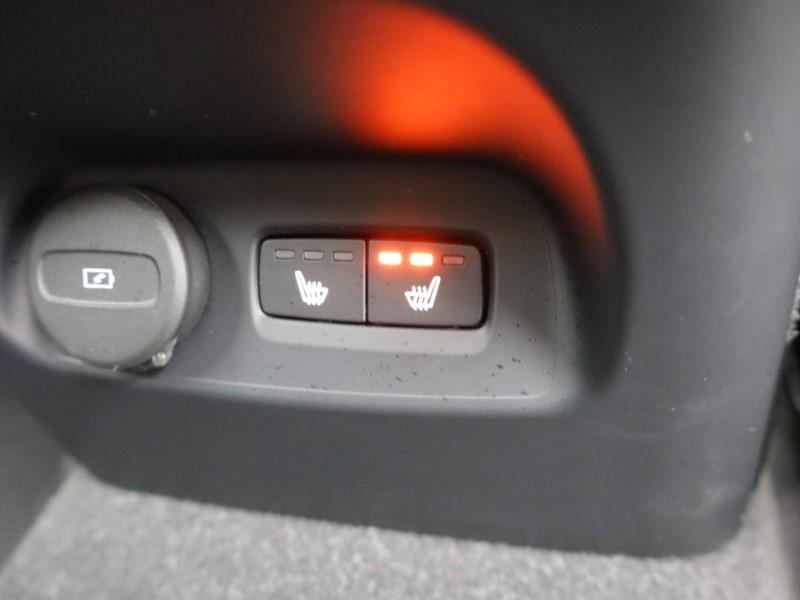 2023 (73) VOLVO XC40 2.0 B4P Ultimate Dark 5dr Auto 5472786