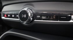 2023 (73) VOLVO XC40 2.0 B4P Ultimate Dark 5dr Auto 5472799