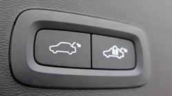 2023 (73) VOLVO XC40 2.0 B4P Ultimate Dark 5dr Auto 5472759