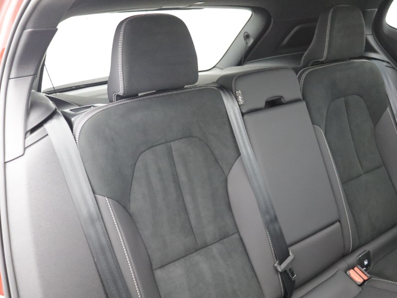 2023 (73) VOLVO XC40 2.0 B4P Ultimate Dark 5dr Auto 5472785